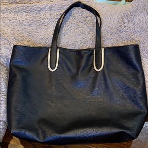 Chic black bag!
